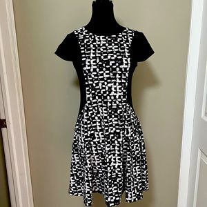 Black and white patterned dress